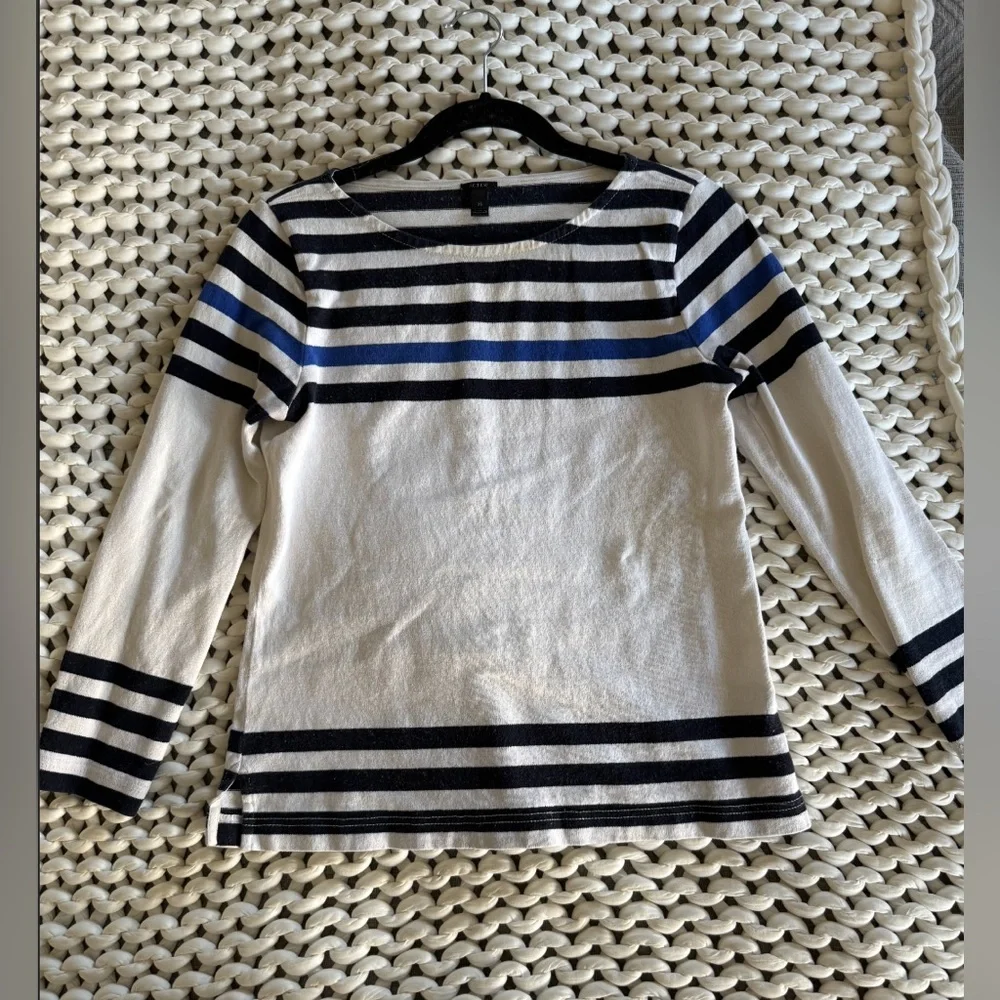 J. Crew White Crewneck Sweater with Black and Blue Stripes Size Extra Small